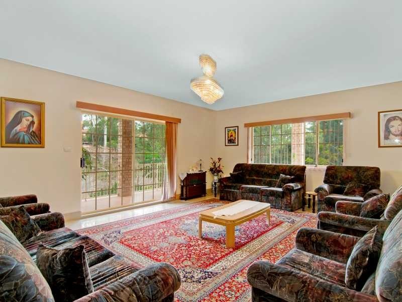 11 Amelia Godbee Ave, Glenhaven NSW 2156