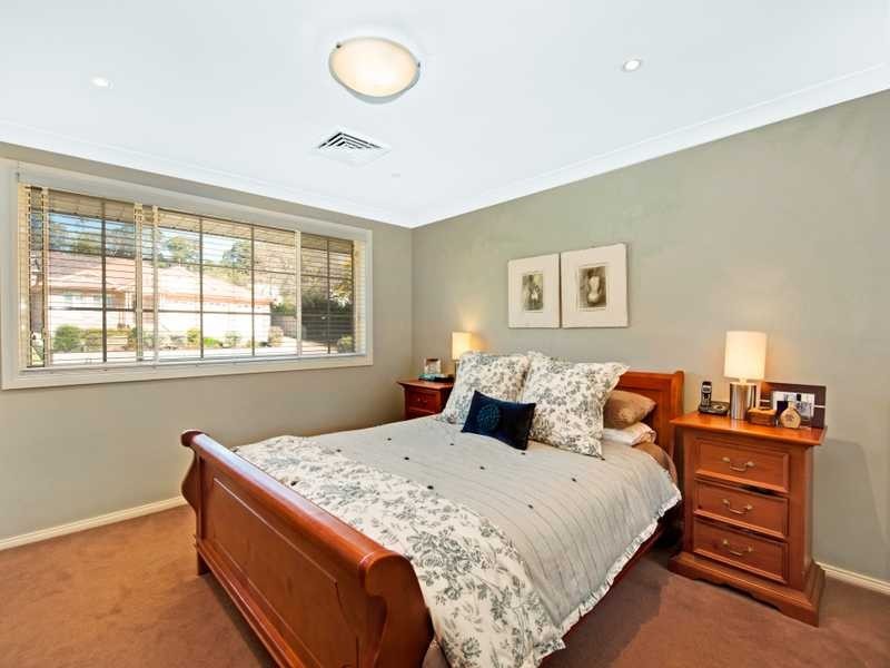 8 The Village Pl, Dural NSW 2158