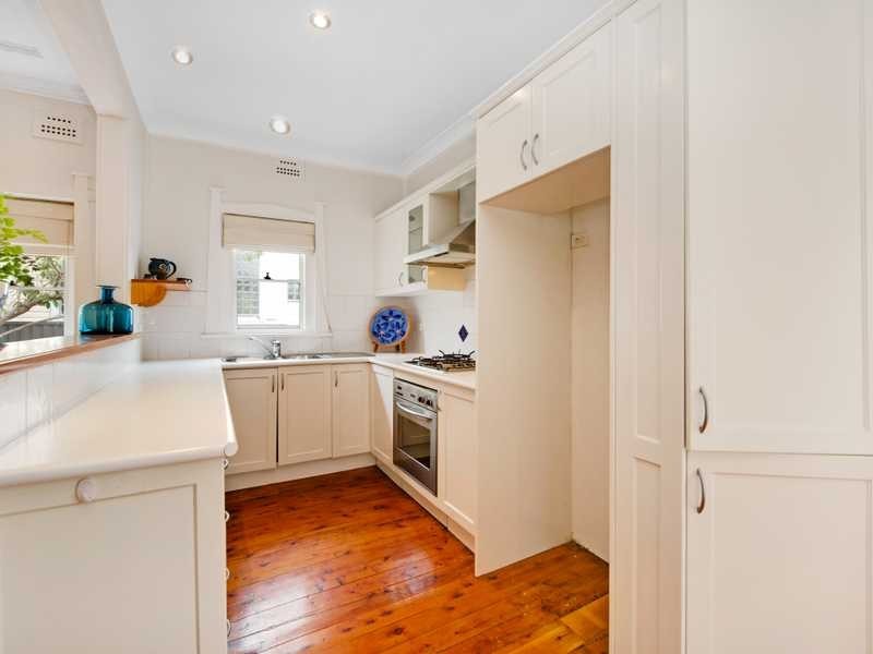 14 Raymond Ave, Northmead NSW 2152