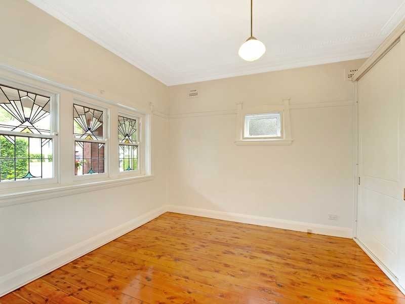 14 Raymond Ave, Northmead NSW 2152