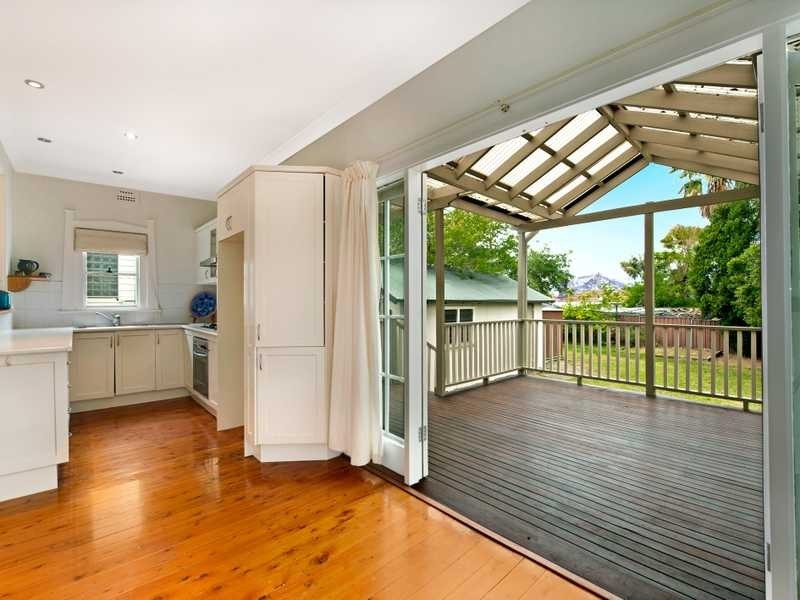 14 Raymond Ave, Northmead NSW 2152