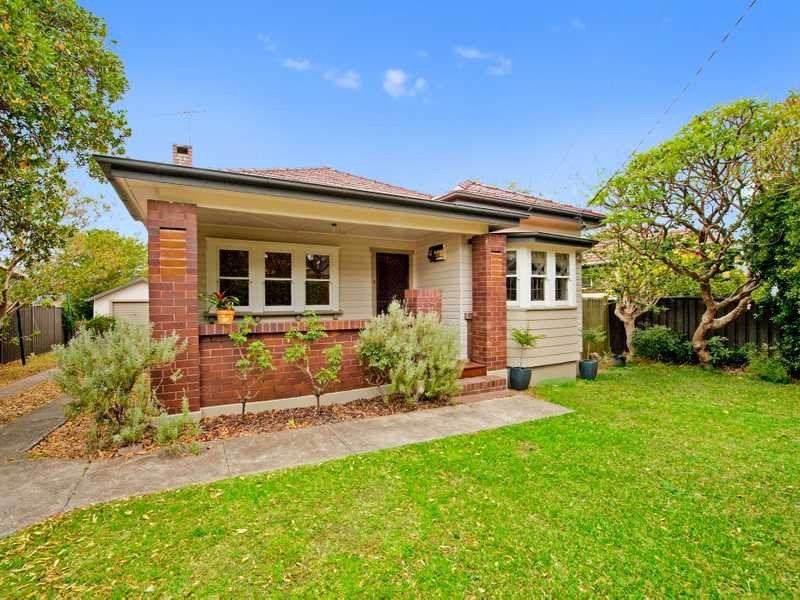 14 Raymond Ave, Northmead NSW 2152