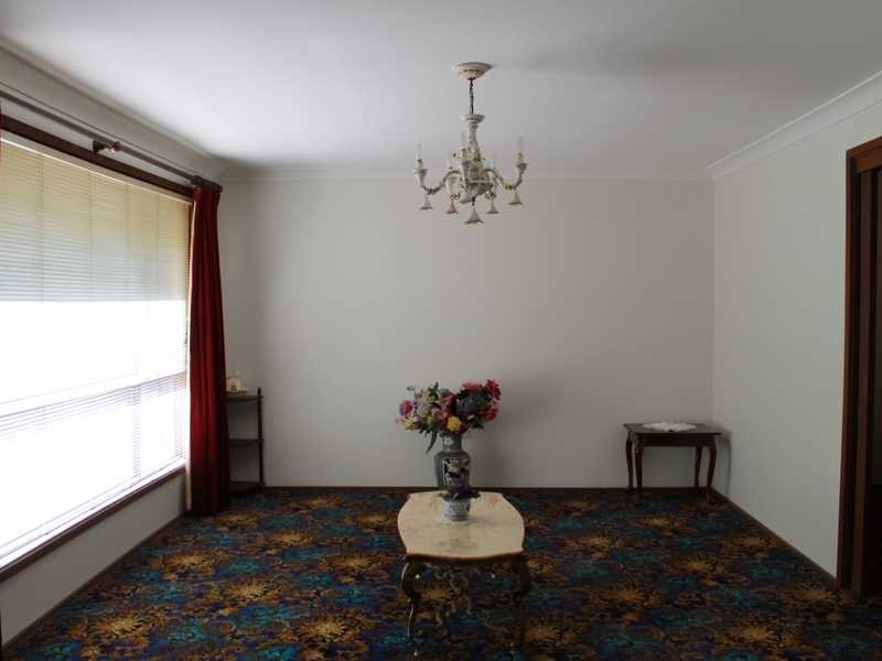 25 Kenneth Ave, Baulkham Hills NSW 2153