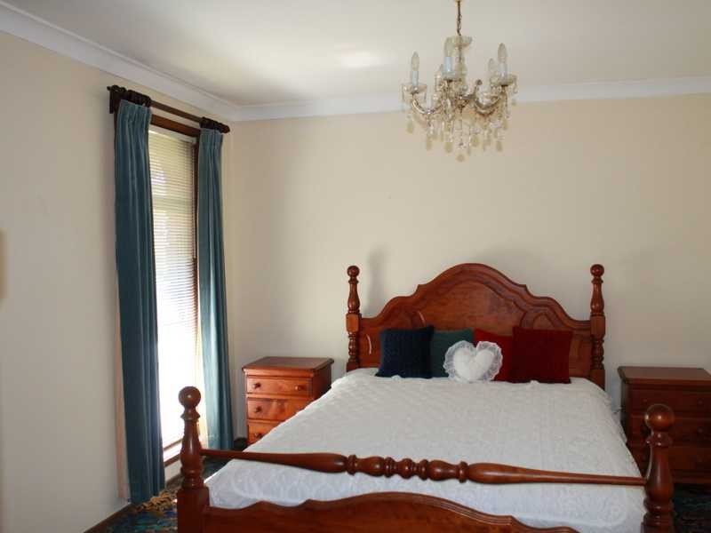 25 Kenneth Ave, Baulkham Hills NSW 2153