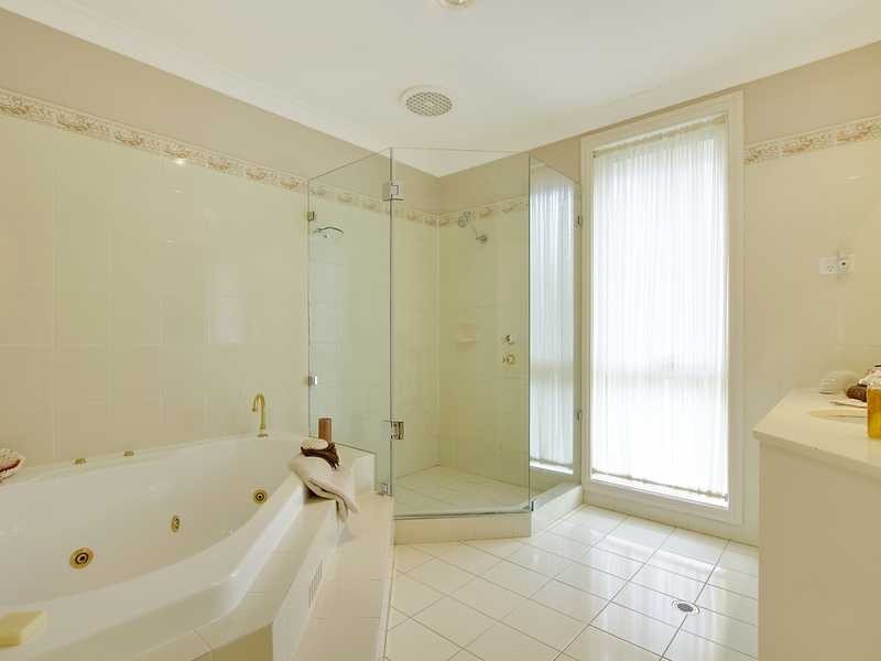 16 Ellerslie Dr, West Pennant Hills NSW 2125