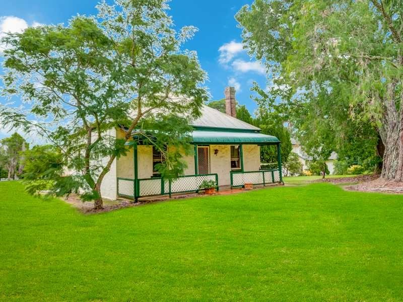 18 Volunteer Rd, Kenthurst NSW 2156