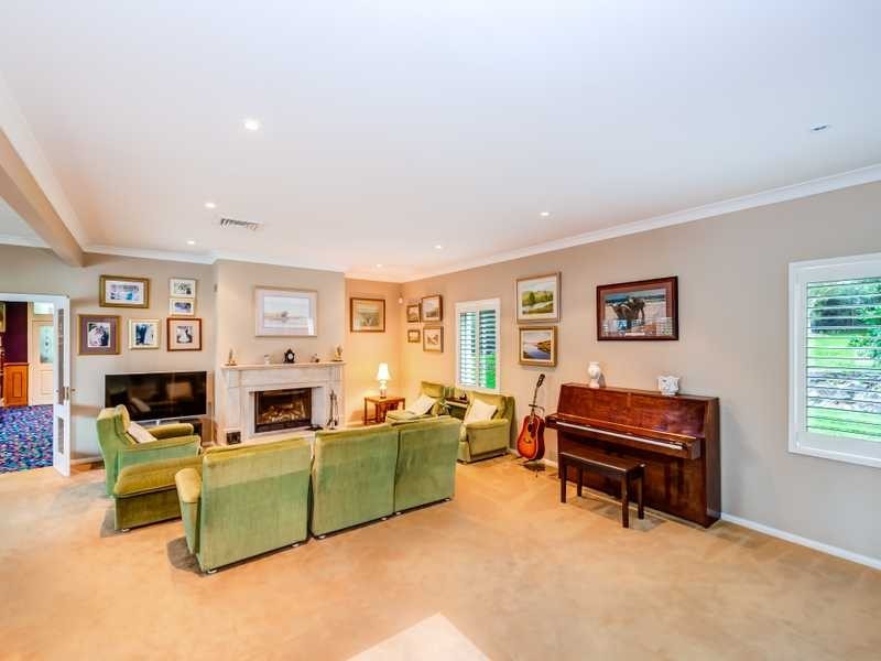 18 Volunteer Rd, Kenthurst NSW 2156