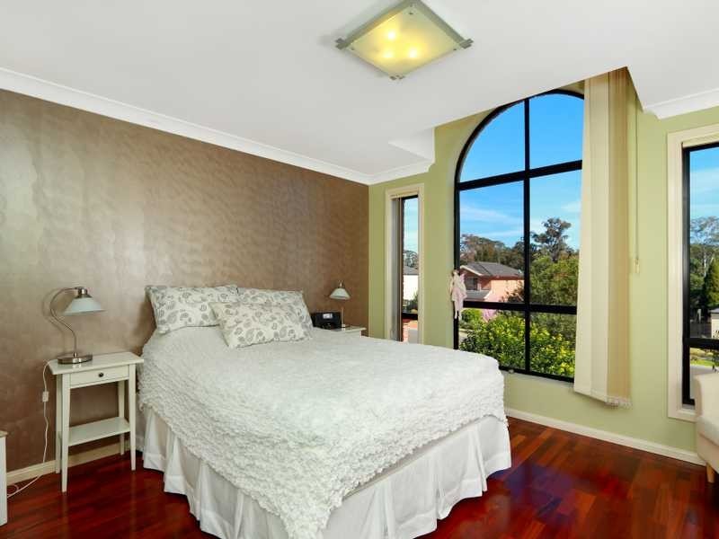 19 Millcroft Way, Beaumont Hills NSW 2155