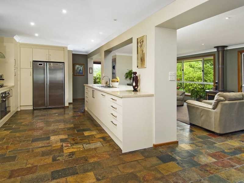 28 Crestwood Drive, Baulkham Hills NSW 2153