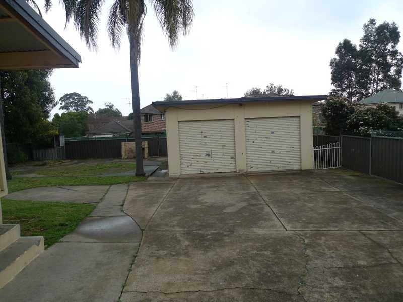 11 Mamre Rd, St Marys NSW 2760