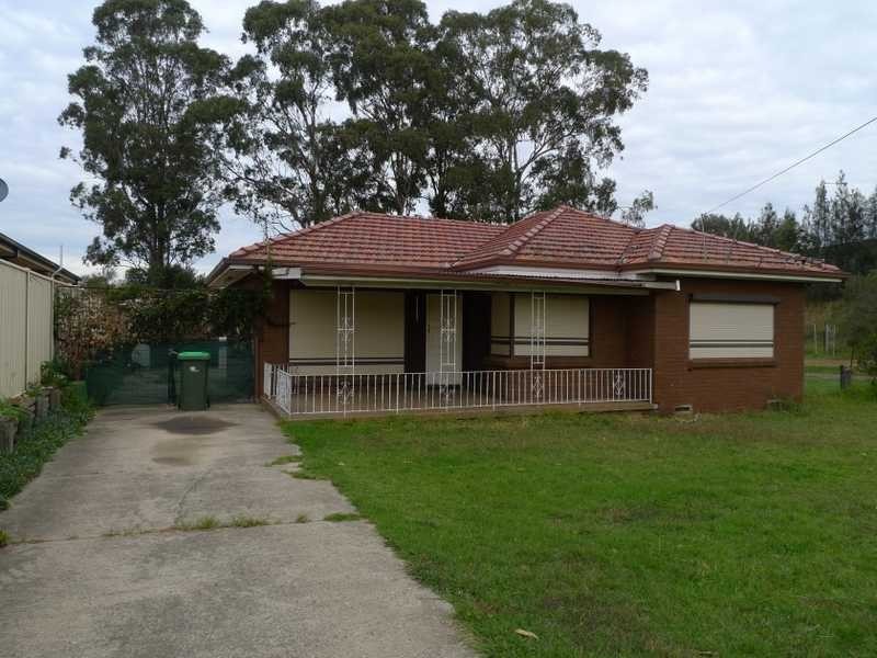 38 Bottlebrush Rd, Casula NSW 2170