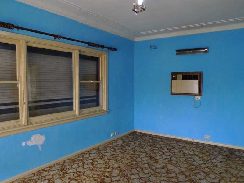 38 Bottlebrush Rd, Casula NSW 2170