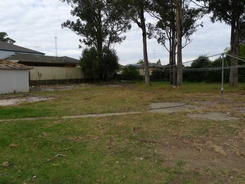 38 Bottlebrush Rd, Casula NSW 2170