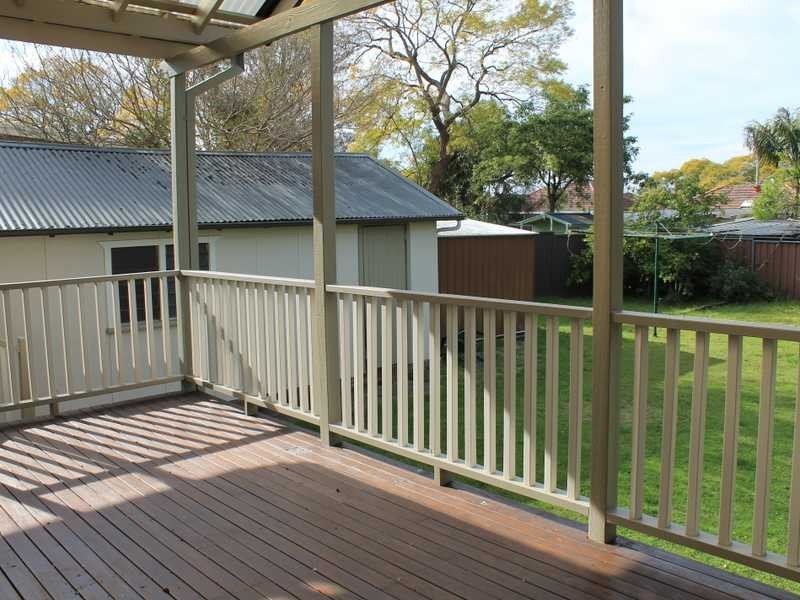 14 Raymond Ave, Northmead NSW 2152