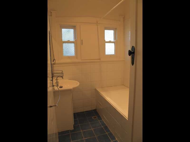 14 Raymond Ave, Northmead NSW 2152