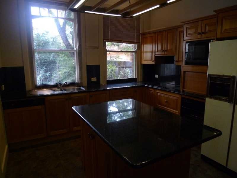 1 Loch Maree Rd, Thornleigh NSW 2120