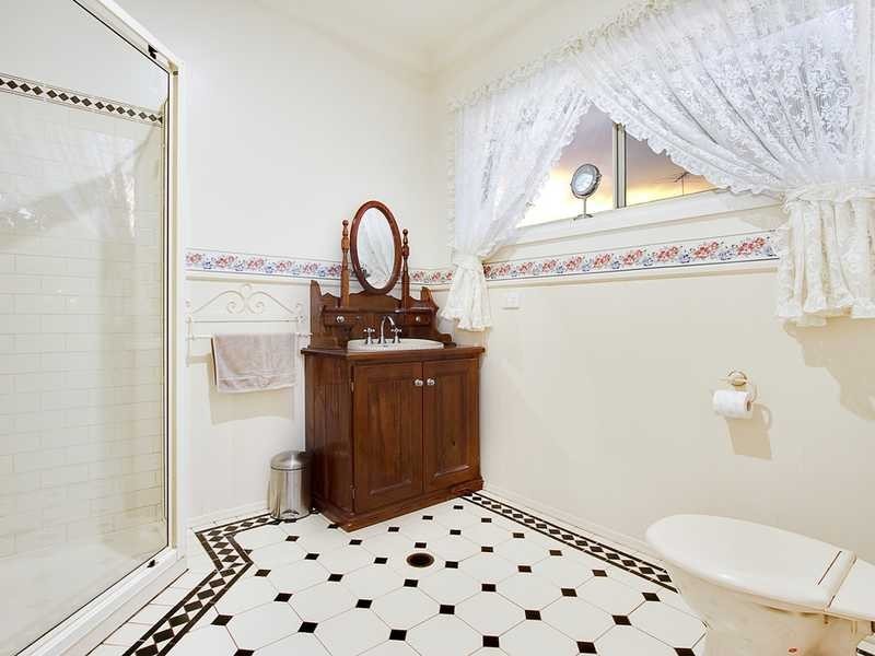 81 Canoona  Ave, Windsor Downs NSW 2756