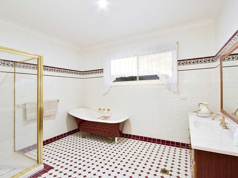 81 Canoona  Ave, Windsor Downs NSW 2756