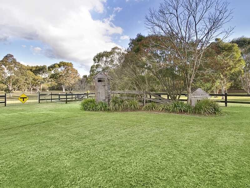 81 Canoona  Ave, Windsor Downs NSW 2756
