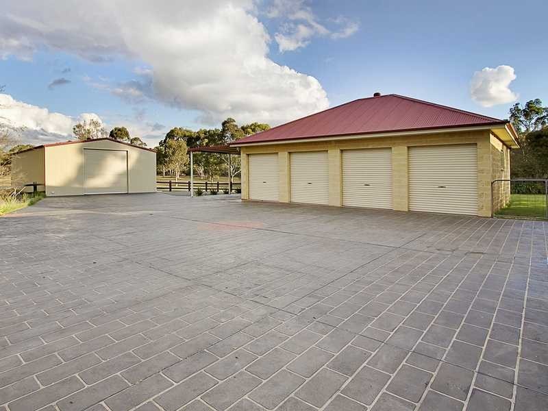 81 Canoona  Ave, Windsor Downs NSW 2756