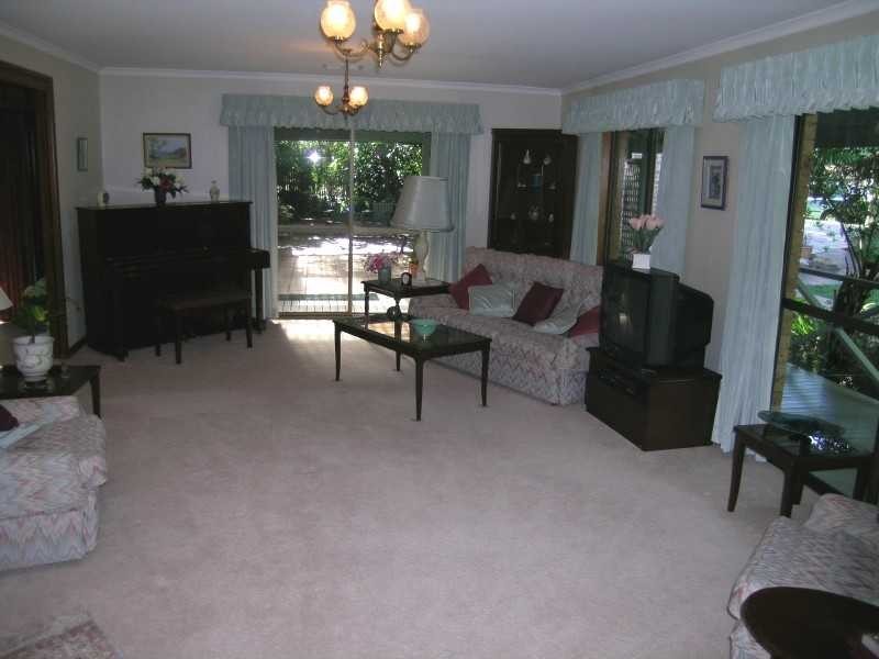 25 Sexton Ave, Castle Hill NSW 2154