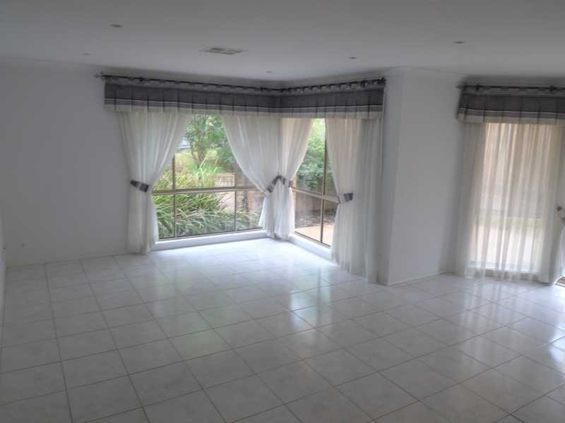 26 Roxburgh Crescent, Stanhope Gardens NSW 2768