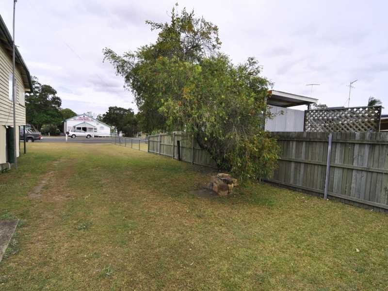 32 Gympie Road, Tin Can Bay QLD 4580