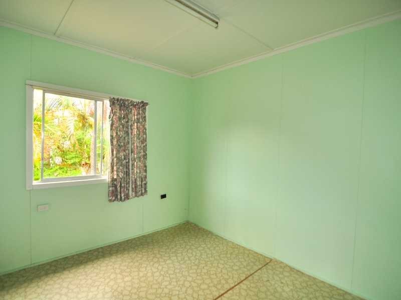 32 Gympie Road, Tin Can Bay QLD 4580