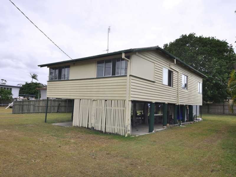 32 Gympie Road, Tin Can Bay QLD 4580