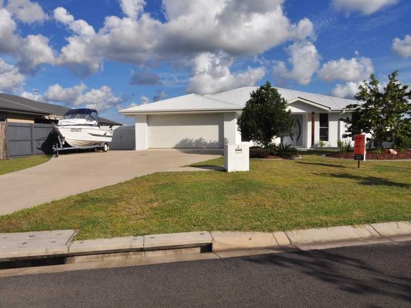 4 Habitat Circuit, Cooloola Cove QLD 4580