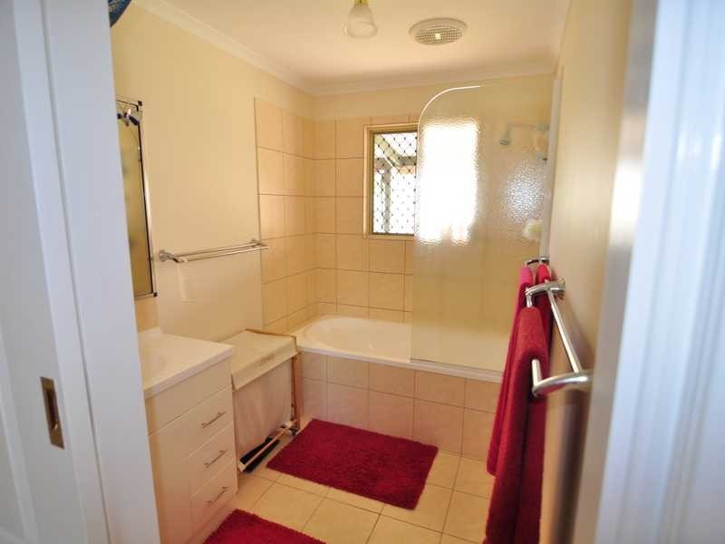 12 Regent  ct, Cooloola Cove QLD 4580