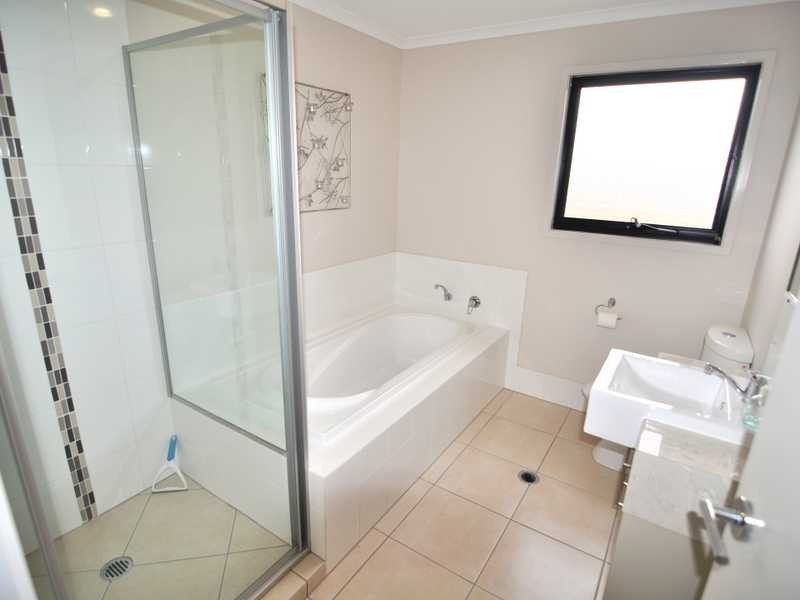 2/43 Creekside Esplanade, Cooloola Cove QLD 4580