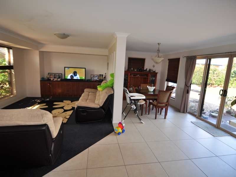 24 Kanimbla Avenue, Cooloola Cove QLD 4580