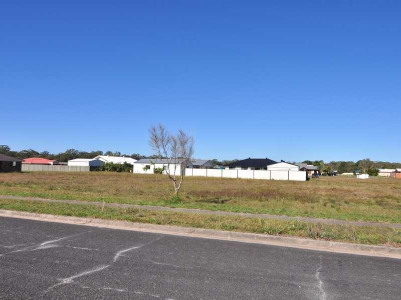 12 Canberra Avenue, Cooloola Cove QLD 4580