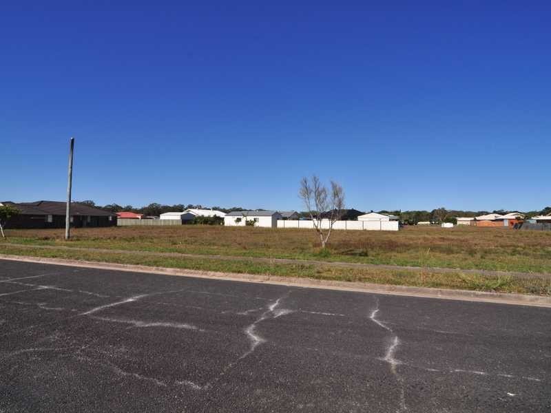 12 Canberra Avenue, Cooloola Cove QLD 4580