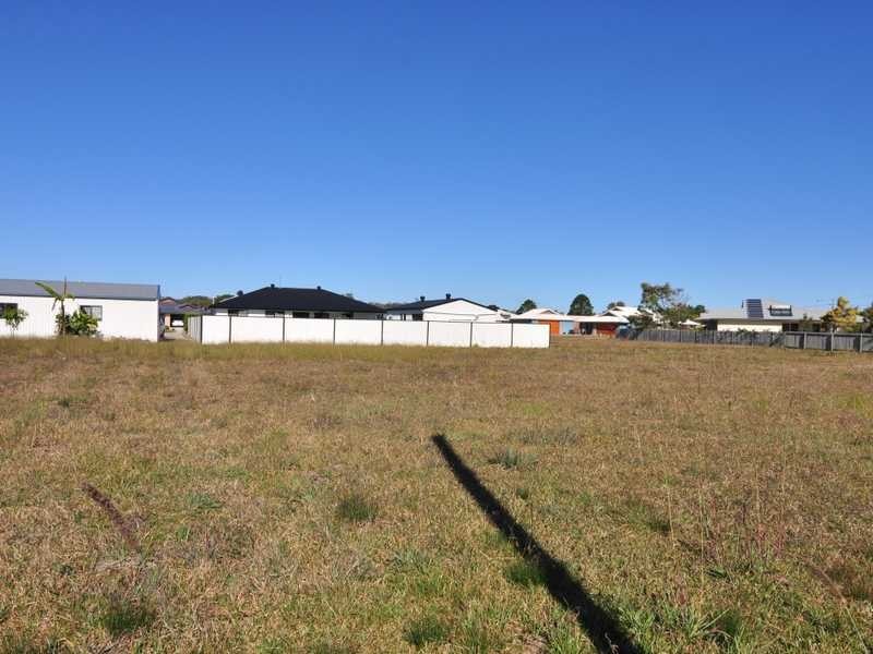 12 Canberra Avenue, Cooloola Cove QLD 4580