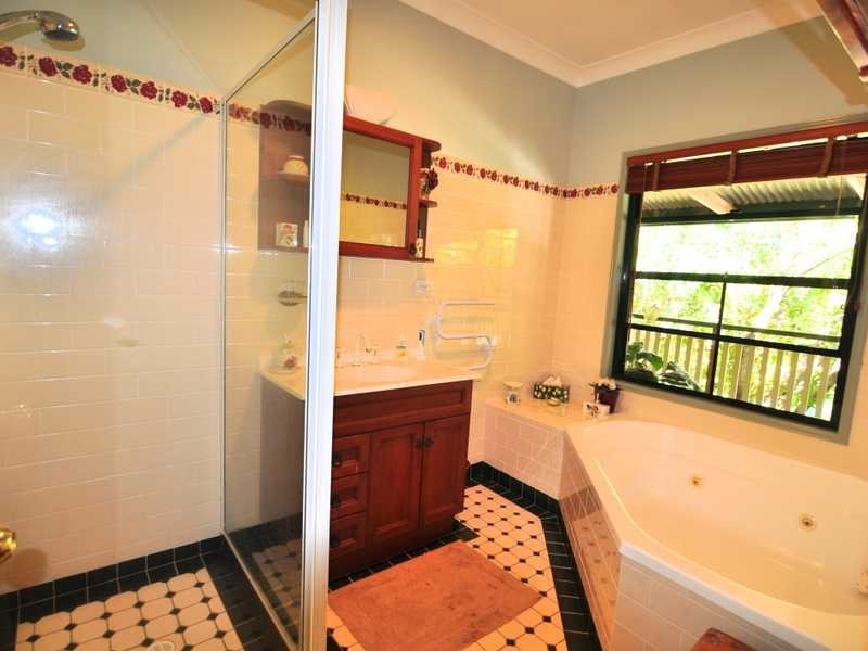 24 Queen Elizabeth Drive, Cooloola Cove QLD 4580