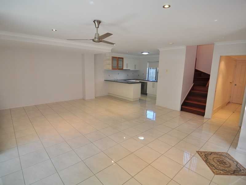 2/26 Esplanade, Tin Can Bay QLD 4580