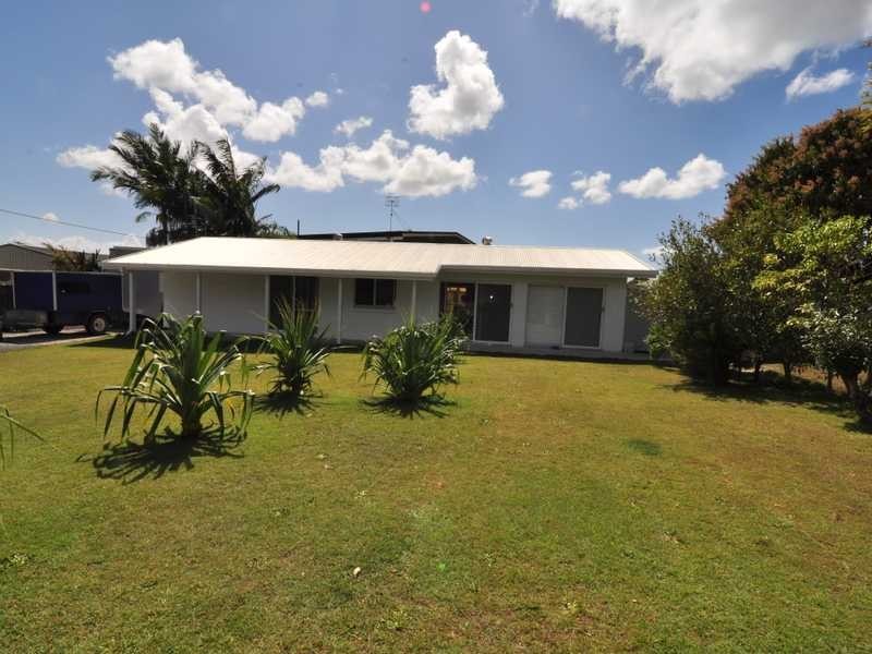 3 Salmon street, Tin Can Bay QLD 4580