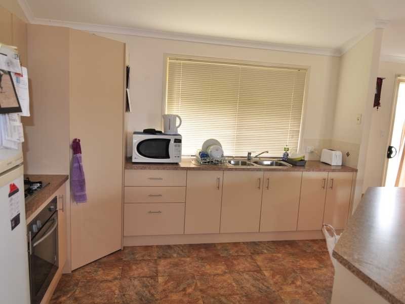 40 Canberra Avenue, Cooloola Cove QLD 4580