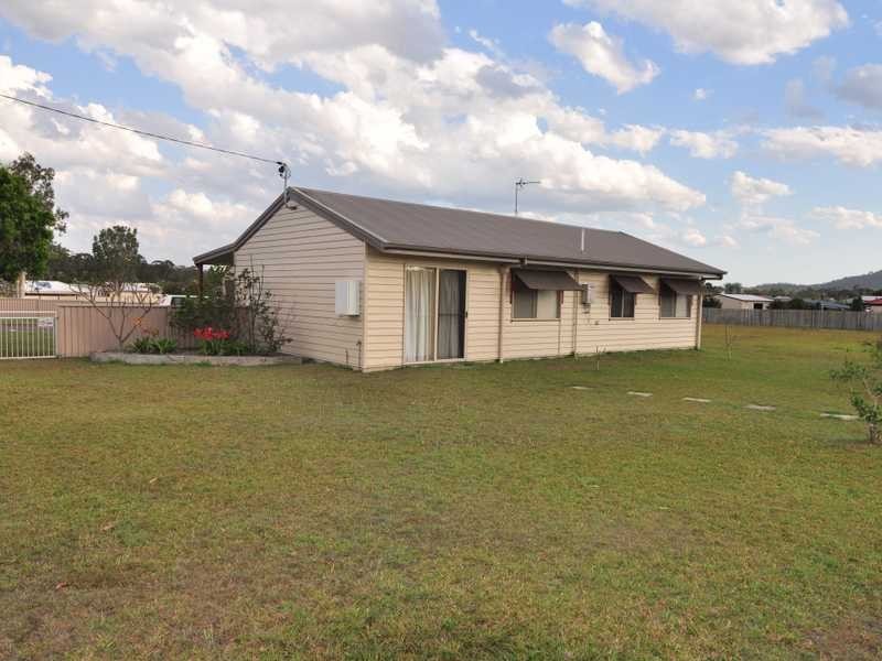 40 Canberra Avenue, Cooloola Cove QLD 4580