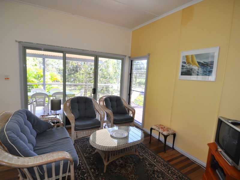 4 Squire Street, Tin Can Bay QLD 4580