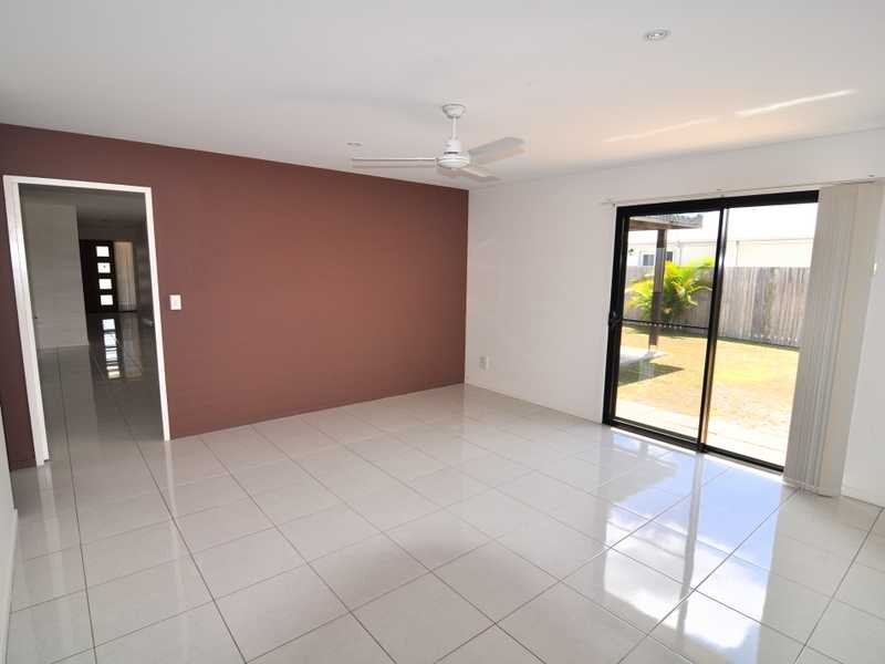 2 Creekside Esplanade, Cooloola Cove QLD 4580