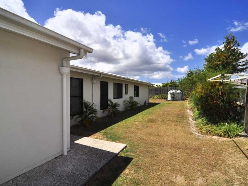 2 Creekside Esplanade, Cooloola Cove QLD 4580