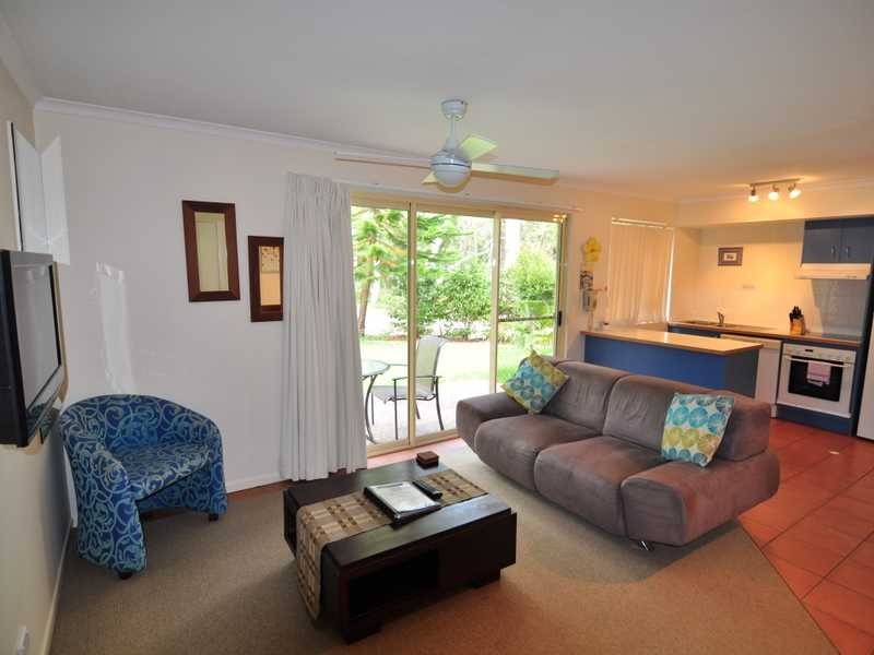 22/4 Double Island Drive, Rainbow Beach QLD 4581