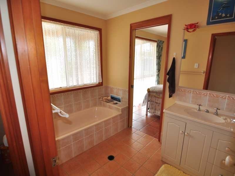 11 Endurance ave, Cooloola Cove QLD 4580