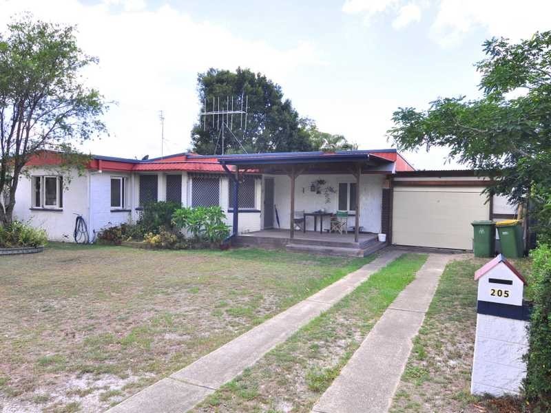 205 Gympie Road, Tin Can Bay QLD 4580