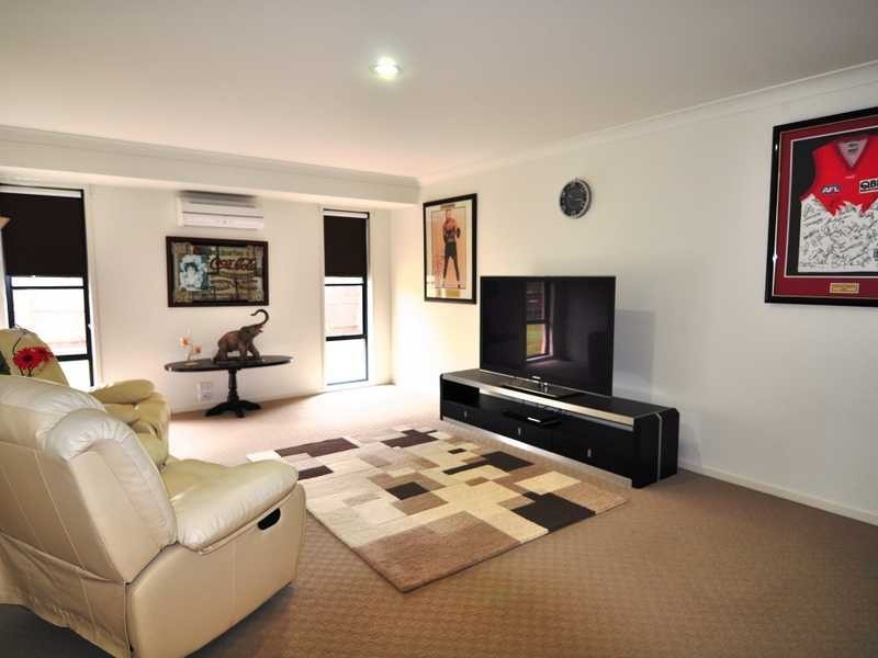 52 Creekside Esplanade, Cooloola Cove QLD 4580