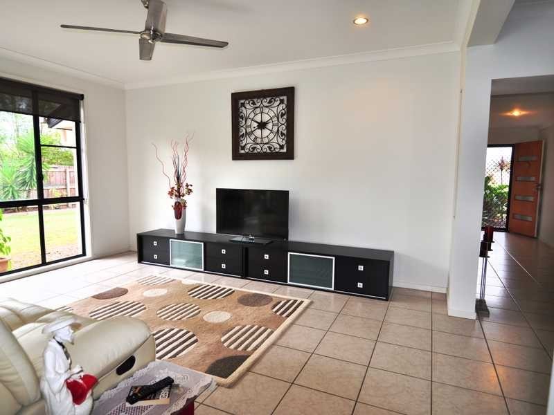 52 Creekside Esplanade, Cooloola Cove QLD 4580