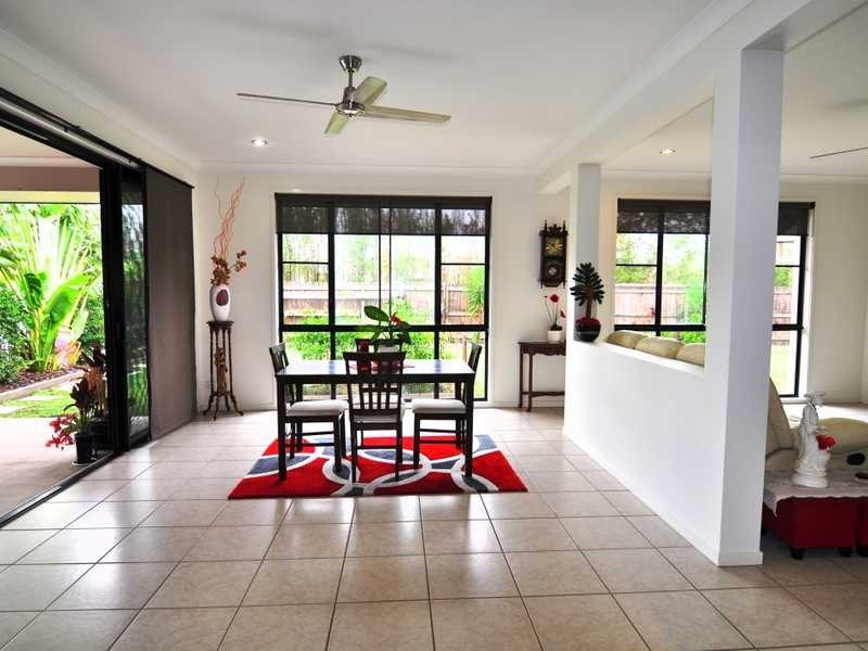 52 Creekside Esplanade, Cooloola Cove QLD 4580